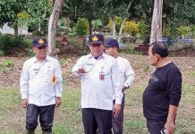 Camat Kepenuhan Dampingi Sekda Rohul Tinjau Persiapan Milad Syekh Abdul Wahab Rokan Camat Kepenuhan, Gustia Hendri SSos mendampingi Sekda Rohul, H Abdul Haris SSos meninjau persiapan acara Milad ke 208 peringatan pertama Tuan Guru, Syekh Abdul Wahab Rokan Al-Kholidi Naqsabandi di Desa Rantau Benuang Sakti, Rabu (4/12/2019)