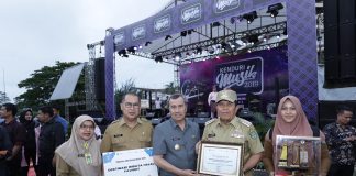 Ditetapkan Sebagai Wisata Religi Favorit,MAIC Rohul Mendapat Penghargaan Dari Gubri Riau