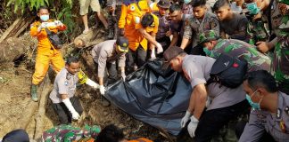 Dua Korban Tanah Longsor di Desa Rokan Koto Ruang Akhirnya Ditemukan Setelah Dua Hari Pencarian