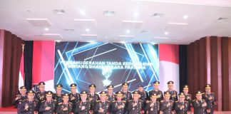 Membanggakan, Kapolda Riau Terima Penghargaan Bintang Bhayangkara Pratama Dari Presiden