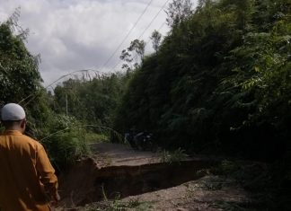 Jalan Terputus Karena Longsor, Dua Desa Mengaku Kehabisan Stok Makanan