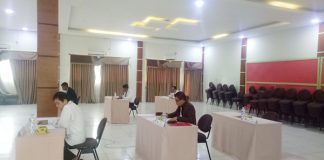 1 Dari 3 Pelamar Calon Dewan Pengawas BPR Rohul Tidak Ikuti Tes UKK Peserta saat mengikuti tes UKK