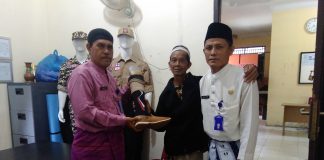 Di Hari Ibu, Dinas Sosial Kabupaten Rokan Hulu Berbagi Alat Bantu Untuk Penyandang Cacat