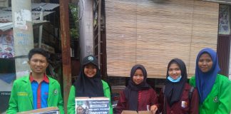 Peduli Muslim Uighur, PMII Rohul Lakukan Penggalangan Dana di Pinggir Jalan