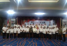 Bupati Rohul Lantik PMI Kecamatan dan Beri Sembako Ke Kaum Dhuafa
