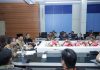 Bupati Rohul Minta Seluruh OPD Segera Siapkan Penyusunan Laporan Kegiatan Bupati Rohul, H Sukiman memimpin rapat pertemuan antara BPK Provinsi Riau dengan seluruh Kepala OPD dan Camat se Kabupaten Rokan Hulu. Selasa (10/12/2019).