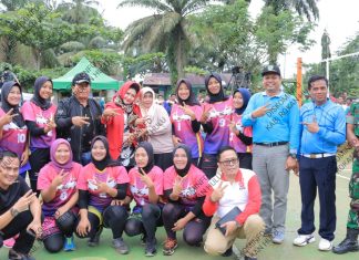 Hadiri Closing Semi Open Turnamen Voly Ball di Desa Koto Tandun, Sukiman Disambut Ratusan Masyarakat Gunakan Baju “SKM Dua Periode”