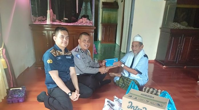 Berbagi dan Jalin silaturahmi, Polres Rohul Kunjungi Tokoh Agama di Rambah Tengah Hilir