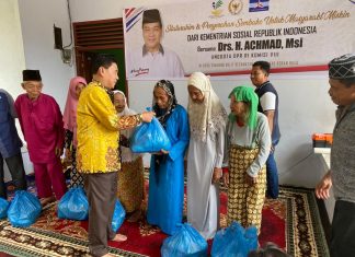 Achmad MSi Silaturahmi dan Berbagi Dengan Masyarakat Desa Tanjung Belit