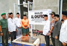 Resmikan Masjid, Bupati Rohul Bantu Pembangunan Masjid Al Ghufron Ujungbatu