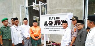 Resmikan Masjid, Bupati Rohul Bantu Pembangunan Masjid Al Ghufron Ujungbatu