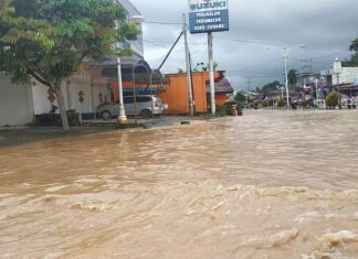 Ruas Jalan Simpang Supra Pasirpengaraian Kembali Direndam Banjir