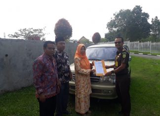 10 Tahun Mobil Dinas Dikuasai Pensiun Pemda, Kejari Rohul Rebut Kembali Aset Negara