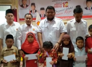 HUT ke 12, DPC Partai Gerindra Rohul Syukuran dan Berbagi Ke Kaum Dhuafa