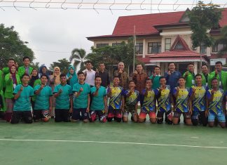 Rektor UPP Buka Volly Ball FKIP CUP IV