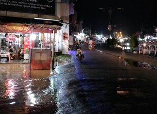 Sempat Pasang, Kini Banjir di Jalan Tuanku Tambusai Telah surut