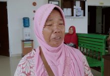 Gedung PN Rohul Banjir Air Mata, Ikah : Bebaskan Anak Saya