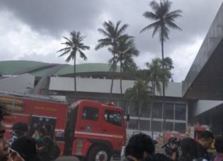 Gedung DPR RI Dikepung Asap Tebal, Ratusan Orang Berhamburan Keluar Gedung