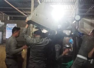 Satpol PP Tertibkan Warung Remang-remang di Kepenuhan dan Bonai Darussalam Satpol PP Rohul menertibkan salah satu warung remang-remang yang ada di Rohul.