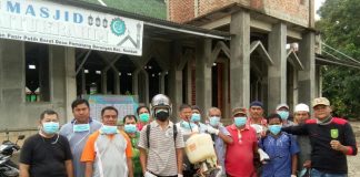 AKSI NYATA, Kades, Aparatur dan Pemuda Desa Pematang Berangan SEMPROT Disinfektan di Tempat-Tempat Ibadah Demi Antisipasi Corona