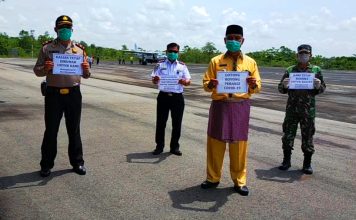 Turun Tangan, Tim Gabungan SEMPROT Disinfektan di Bandara Tuanku Tambusai, Rohul