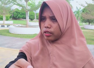 TANGISAN GURU honor Komite, 14 tahun mengabdi, dipecat Kepsek dengan KESEWENANGAN