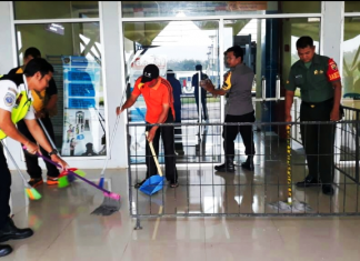 Cegah Penyebaran Virus Corona, TNI- Polri di Rohul Gotong Royong Bersihkan Bandara dan Masjid