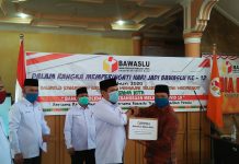 HUT Bawaslu RI Ke 12 Ditengah Pandemi Covid-19, Bawaslu Rohul Salurkan Bantuan Sembako