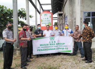 Kerjasama Polres Rohul, PT ISB Salurkan Sembako ke Masyarakat