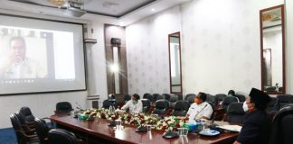 Pastikan Penanganan Covid-19 di Kecamatan, Bupati Sukiman Video Conference dengan Camat Se Rohul