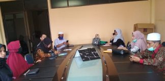 Sempat Dinonaktifkan, Guru Honorer SDN 001 Tambusai Kembali Mengajar