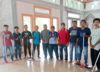 Sambut Ramadhan 2020, Masyarakat Desa Sejati GORO Bersihkan Masjid