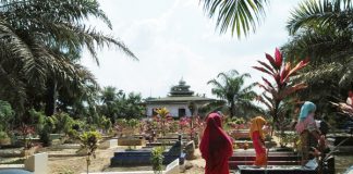 Jelang Ramadhan, Masyarakat Rambah Hilir Lakukan Tradisi Ziarah Kubur