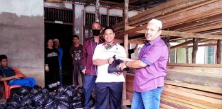 Peduli Kepada Masyarakat, Hamulian Salurkan Empat Ratusan Sembako di Lima Desa