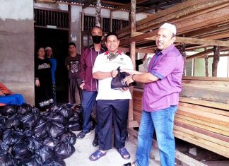 Peduli Kepada Masyarakat, Hamulian Salurkan Empat Ratusan Sembako di Lima Desa