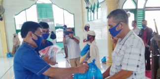 Peduli Kepada Masyarakat, Anggota DPR RI H Achmad MSi Bagikan Seribu Paket Sembako Gratis