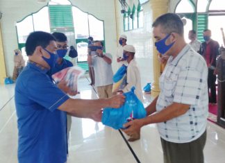 Peduli Kepada Masyarakat, Anggota DPR RI H Achmad MSi Bagikan Seribu Paket Sembako Gratis