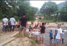 Dari Swadaya Masyarakat, Warga Desa Cipang Kiri Hulu Bangun Jembatan Semi Permanen