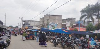 Satu Hari Jelang Ramadhan 1441 H, Pasar Tradisional Kota Tengah Terlihat Padat