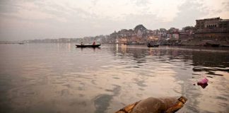 Lapar di Tengah Lockdown, Ibu di India Lempar 5 Anaknya ke Sungai Gangga