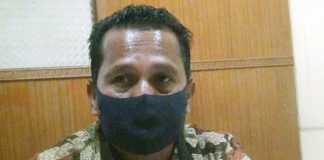 Ditengah Pandemi Covid-19 Pendapatan Perusda Rohul Menurun Direktur Keuangan dan SDM PD RHJ, H Rosidi Husein, Senin (13/4/2020) di ruang kerjanya