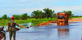 Derita Masyarakat Pinggiran Bonai Darussalam, Jalan Rusak Sebuah Kebiasaan
