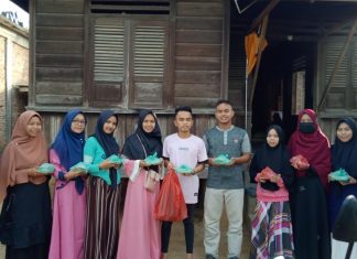 Ramadhan Berbagi, IMMUS BAGI-BAGI Takjil ke Masyarakat Kurang Mampu