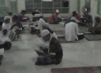 Peringati Malam Nuzulul Qur’an, Masyarakat Kuala Tambusai Tadarus Quran Hingga Khatam