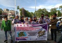BEM Filkom UPP Bagi-Bagi Masker Gratis Untuk Lawan Corona