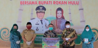 Bupati Rohul Salurkan Bantuan Rp 160 Juta Untuk Anak Yatim Se-Rohul