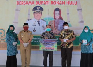 Bupati Rohul Salurkan Bantuan Rp 160 Juta Untuk Anak Yatim Se-Rohul