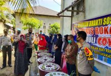 Berbeda Dengan Yang Lain, Polres Rohul Beri 1500 Bibit Ikan Ditengah Covid-19