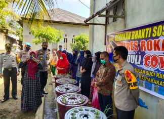 Berbeda Dengan Yang Lain, Polres Rohul Beri 1500 Bibit Ikan Ditengah Covid-19