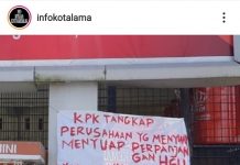Di Rokan Hulu, Terpampang Spanduk Besar Bertulis ” Tangkap Perusahaan Yang SUAP Untuk Perpanjangan HGU Perusahaan”